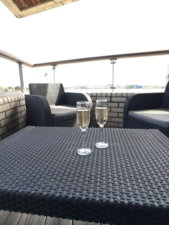 Luxury 2 Bed Penthouse Apartment Near Station Londres Extérieur photo