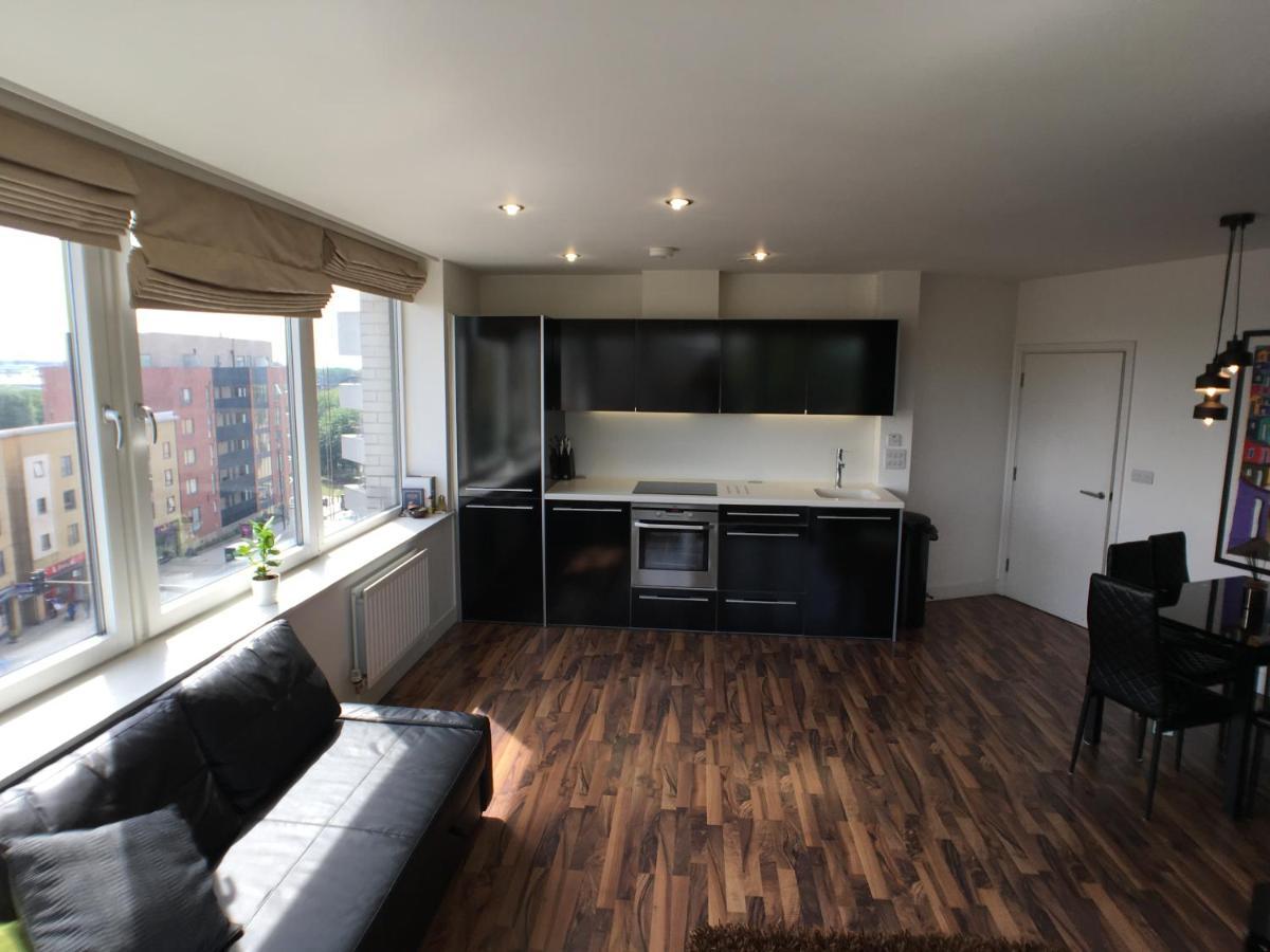Luxury 2 Bed Penthouse Apartment Near Station Londres Extérieur photo