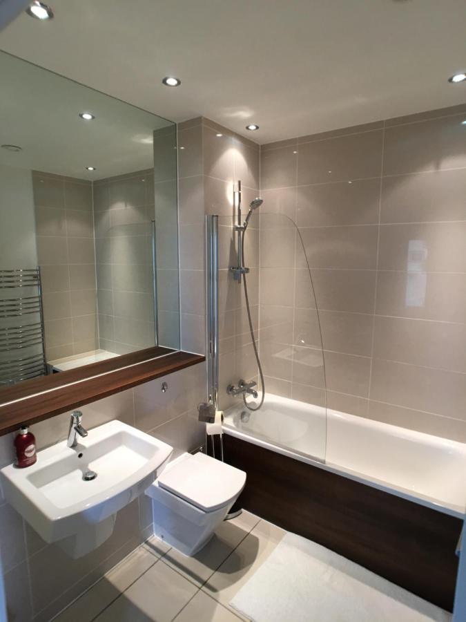Luxury 2 Bed Penthouse Apartment Near Station Londres Extérieur photo