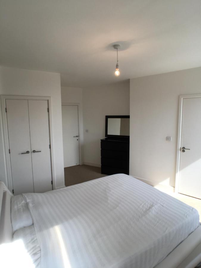 Luxury 2 Bed Penthouse Apartment Near Station Londres Extérieur photo