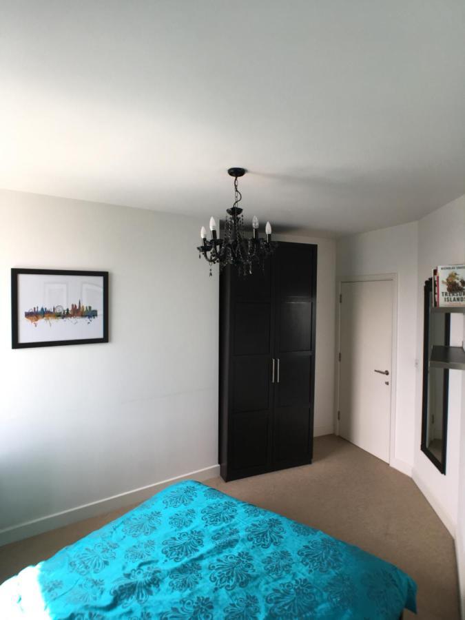 Luxury 2 Bed Penthouse Apartment Near Station Londres Extérieur photo